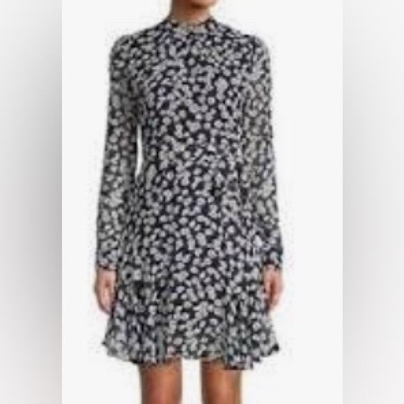 Floral Smocked & Tiered Dress Medium - Picture 3 of 9